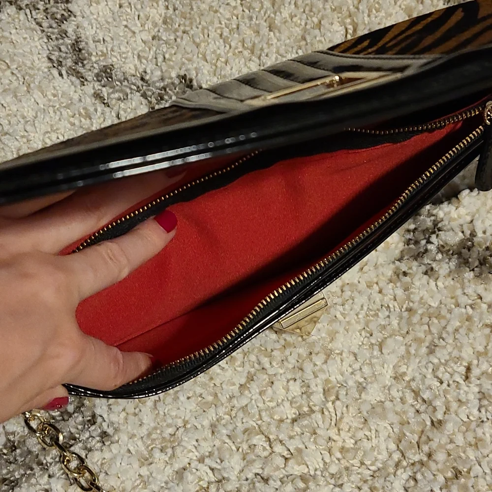 NWOT Tiger Print White House Black Market Crossbody Clutch - Picture 10 of 12